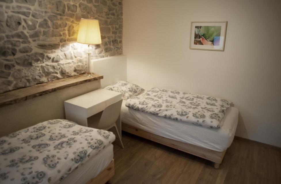 Les Myosotis Bed & Breakfast Assesse Luaran gambar